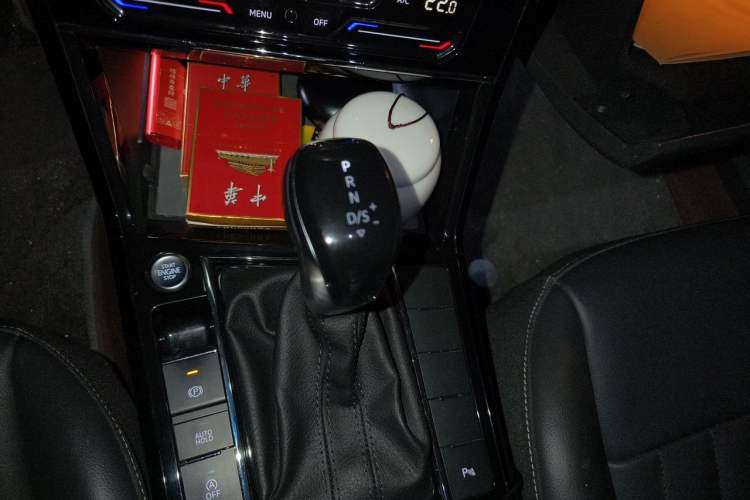 Used Volkswagen Passat 2022 330TSI Elite Edition Gear Lever