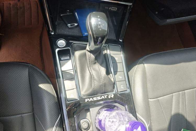 Used Volkswagen Passat 2022 380TSI Flagship Edition Gear Lever