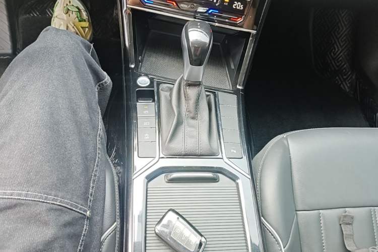 Used Volkswagen Passat 2022 330TSI Starry Elite Edition Gear Lever