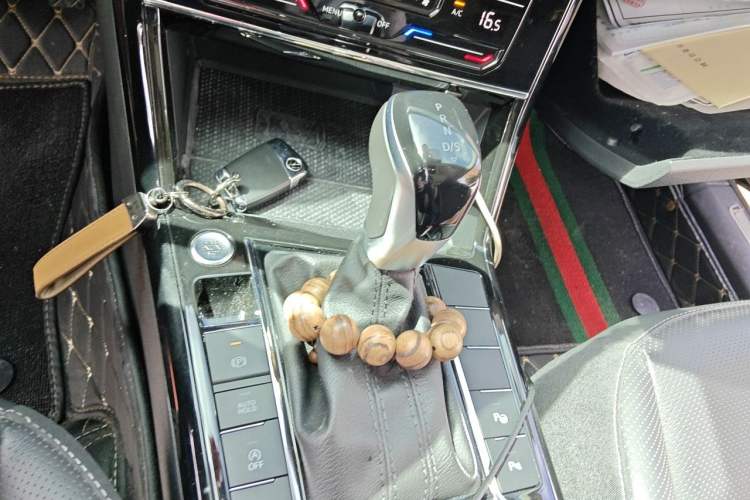 Used Volkswagen Passat 2022 330TSI Starry Luxury Edition Gear Lever