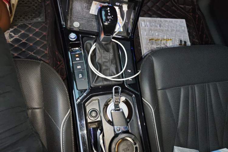 Used Volkswagen Passat 2022 330TSI Luxury Edition Gear Lever