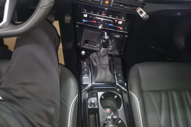 Used Volkswagen Passat 2022 330TSI Starry Luxury Edition Gear Lever