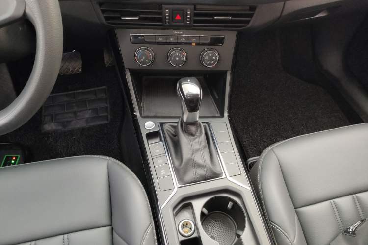 Used Volkswagen Passat 2022 280TSI Business Edition Gear Lever