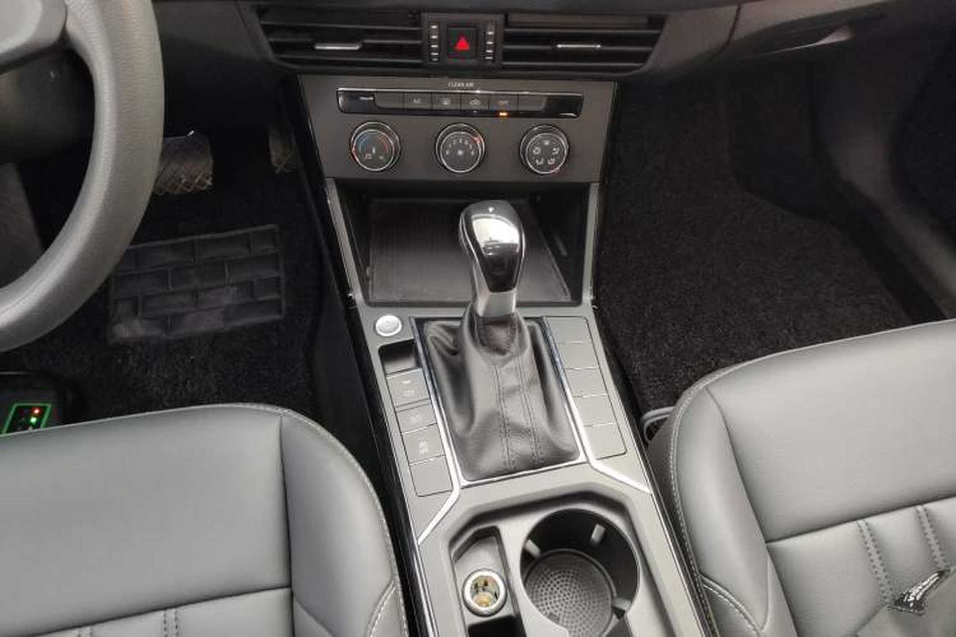 Used Volkswagen Passat 2022 280TSI Business Edition Gear Lever
