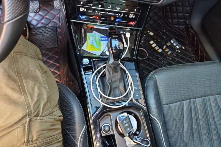 Used Volkswagen Passat 2022 330TSI Luxury Edition Gear Lever