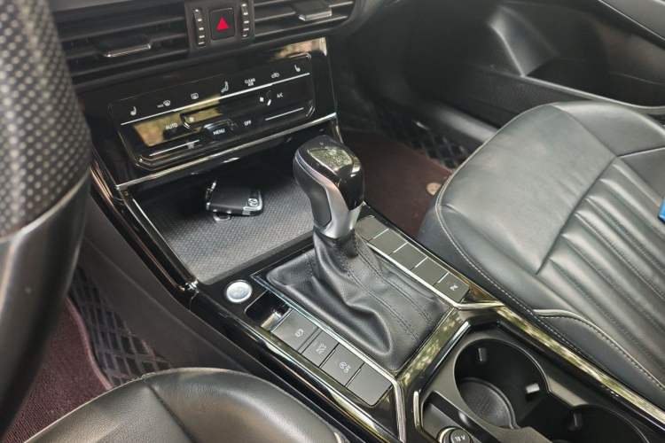 Used Volkswagen Passat 2022 280TSI Elite Edition Gear Lever
