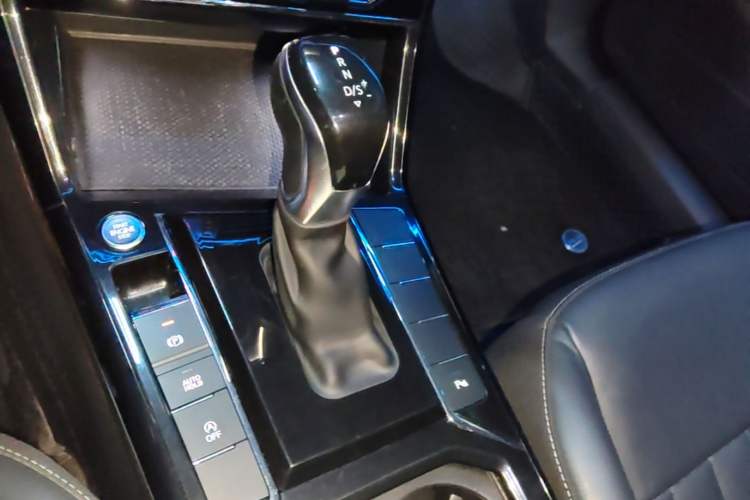 Used Volkswagen Passat 2022 330TSI Elite Edition Gear Lever