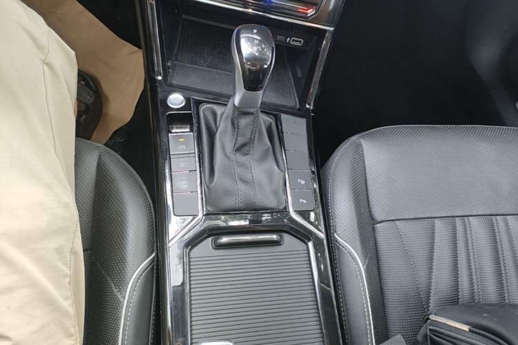 Used Volkswagen Passat 2022 330TSI Starry Luxury Edition Gear Lever