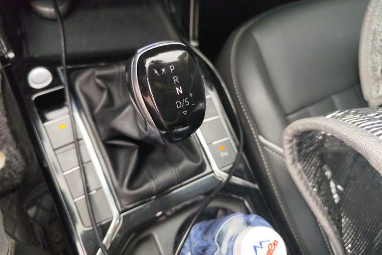 Used Volkswagen Passat 2022 330TSI Elite Edition Gear Lever