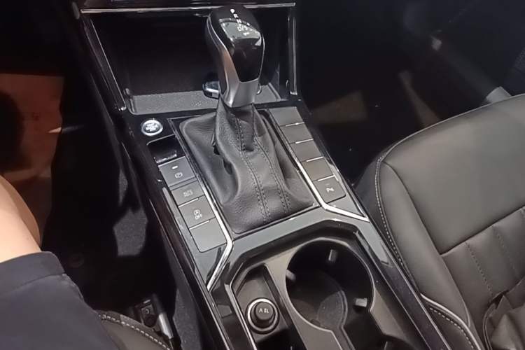 Used Volkswagen Passat 2022 330TSI Starry Elite Edition Gear Lever
