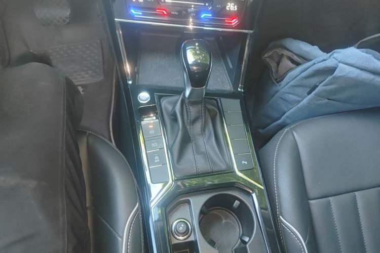 Used Volkswagen Passat 2022 330TSI Starry Elite Edition Gear Lever