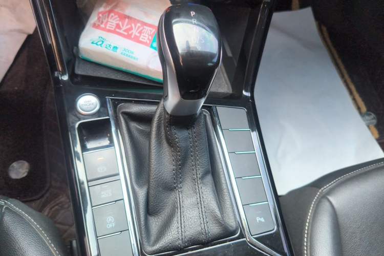 Used Volkswagen Passat 2022 330TSI Starry Elite Edition Gear Lever