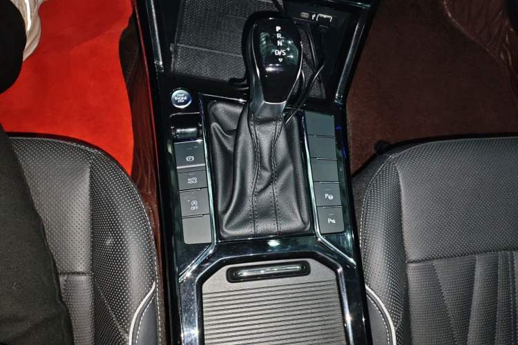 Used Volkswagen Passat 2022 330TSI Starry Luxury Edition Gear Lever