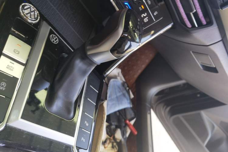 Used Volkswagen Passat 2022 330TSI Luxury Edition Gear Lever