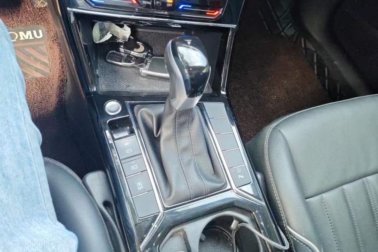 Used Volkswagen Passat 2022 330TSI Starry Elite Edition Gear Lever