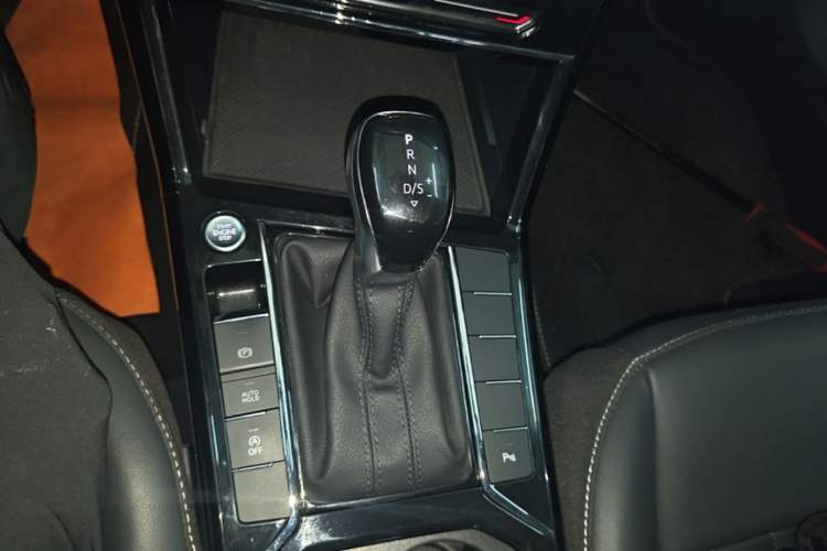 Used Volkswagen Passat 2022 330TSI Elite Edition Gear Lever