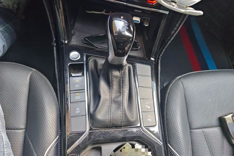 Used Volkswagen Passat 2022 330TSI Starry Luxury Edition Gear Lever