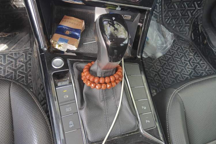 Used Volkswagen Passat 2022 330TSI Luxury Edition Gear Lever