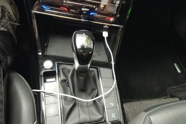 Used Volkswagen Passat 2022 330TSI Luxury Edition Gear Lever
