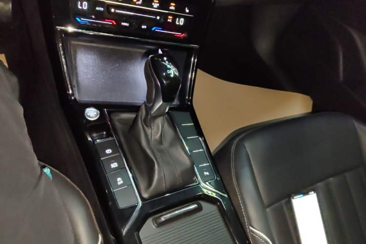 Used Volkswagen Passat 2022 330TSI Starry Elite Edition Custom Version Gear Lever