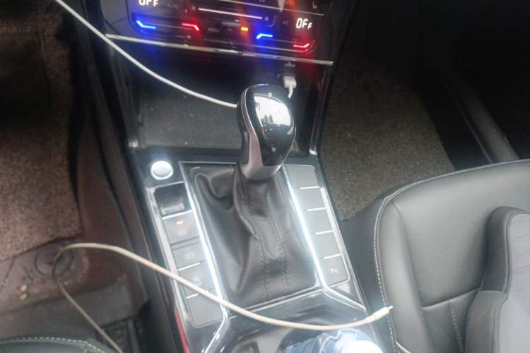 Used Volkswagen Passat 2022 330TSI Elite Edition Gear Lever