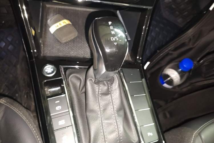 Used Volkswagen Passat 2022 330TSI Elite Edition Gear Lever