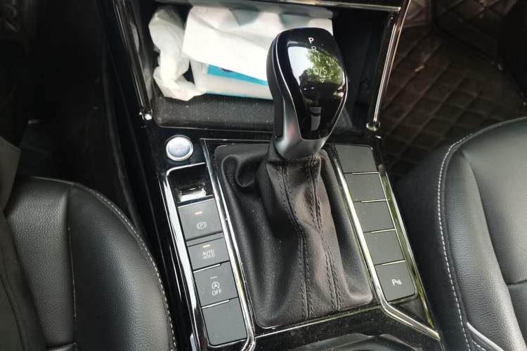Used Volkswagen Passat 2022 330TSI Elite Edition Gear Lever