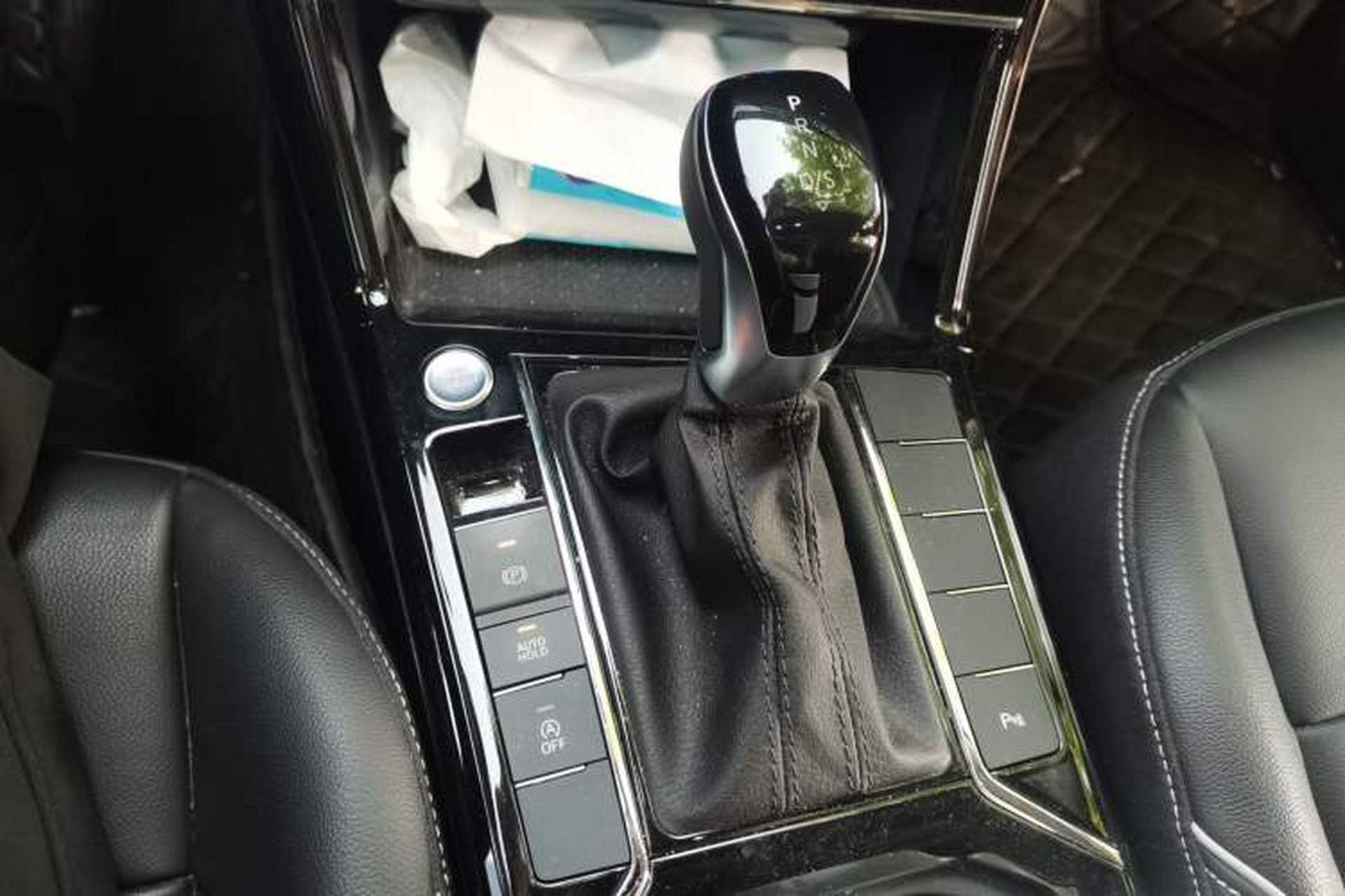 Used Volkswagen Passat 2022 330TSI Elite Edition Gear Lever