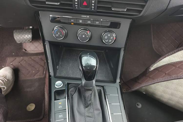 Used Volkswagen Passat 2022 280TSI Business Edition Gear Lever