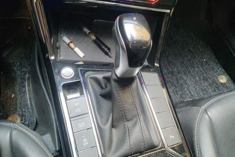 Used Volkswagen Passat 2022 330TSI Elite Edition Gear Lever
