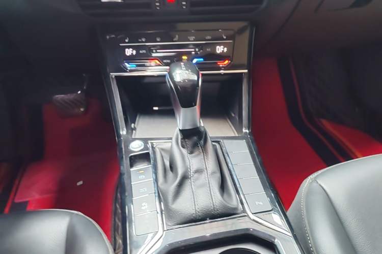 Used Volkswagen Passat 2022 330TSI Elite Edition Gear Lever
