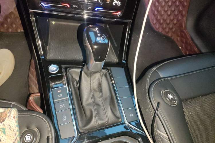 Used Volkswagen Passat 2022 330TSI Elite Edition Gear Lever