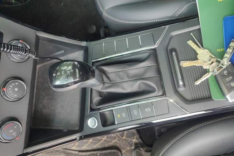 Used Volkswagen Passat 2022 280TSI Business Edition Gear Lever