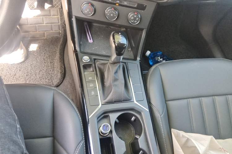 Used Volkswagen Passat 2022 280TSI Business Edition Gear Lever