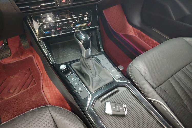 Used Volkswagen Passat 2022 330TSI Luxury Edition Gear Lever