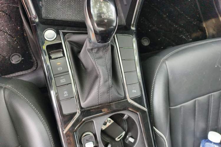 Used Volkswagen Passat 2022 330TSI Starry Elite Edition Gear Lever