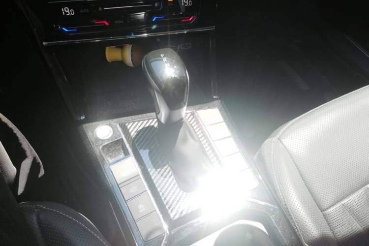 Used Volkswagen Passat 2022 330TSI Starry Luxury Edition Gear Lever