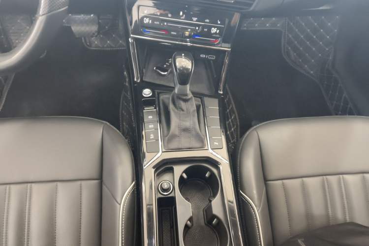 Used Volkswagen Passat 2022 330TSI Starry Elite Edition Gear Lever