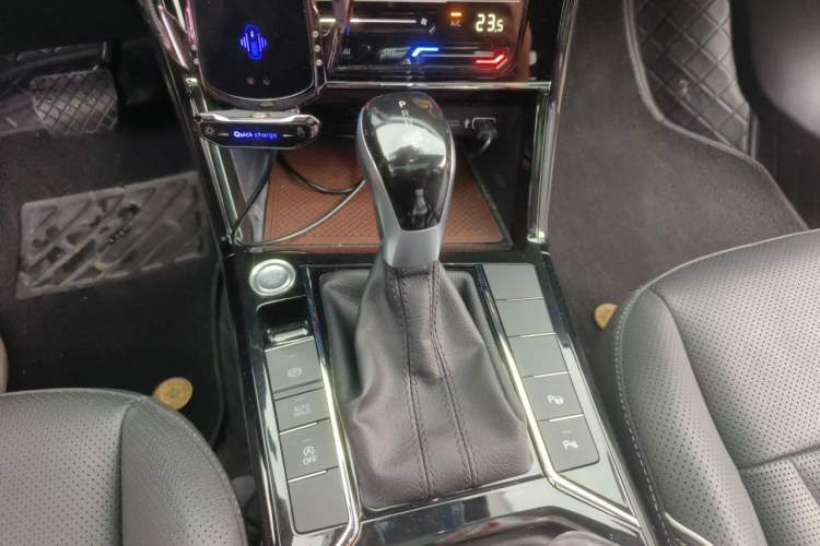 Used Volkswagen Passat 2022 330TSI Starry Luxury Edition Gear Lever