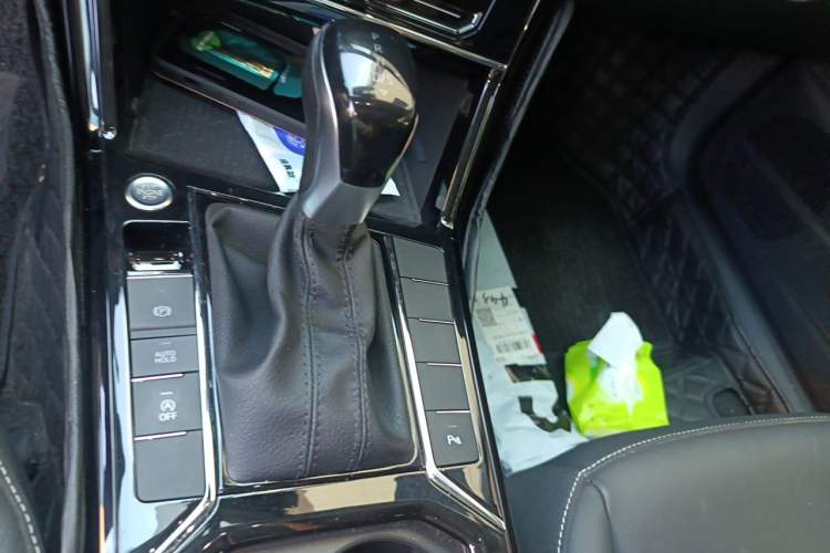 Used Volkswagen Passat 2022 330TSI Elite Edition Gear Lever