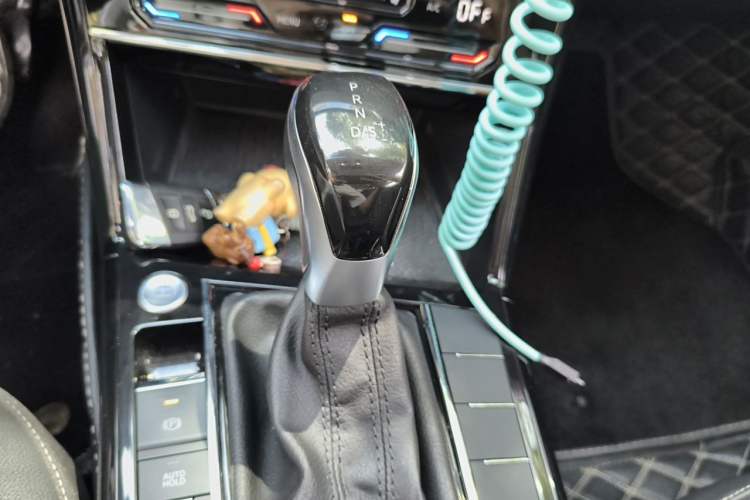 Used Volkswagen Passat 2022 330TSI Elite Edition Gear Lever