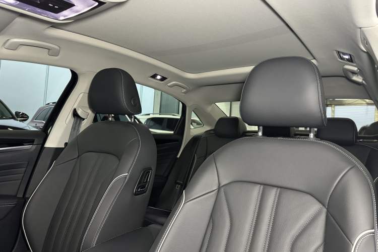 Used Volkswagen Passat 2022 330TSI Starry Elite Edition Headliner