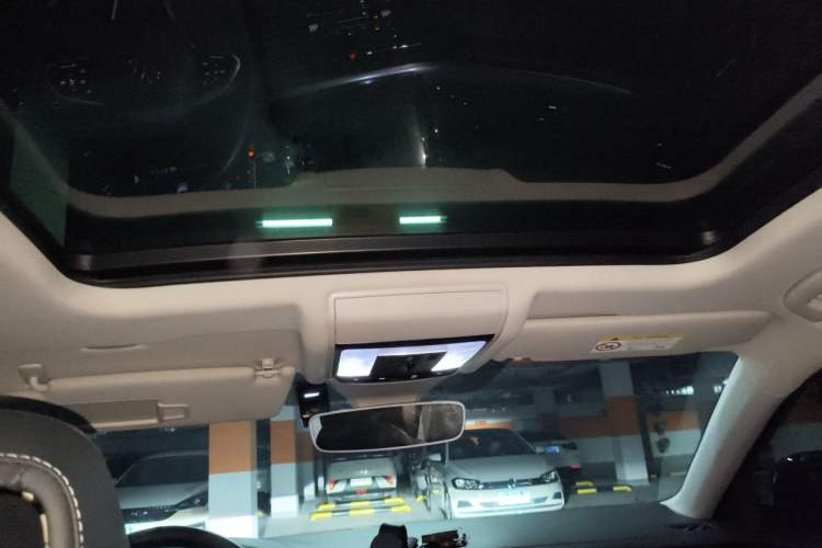 Used Volkswagen Passat 2022 330TSI Luxury Edition Headliner