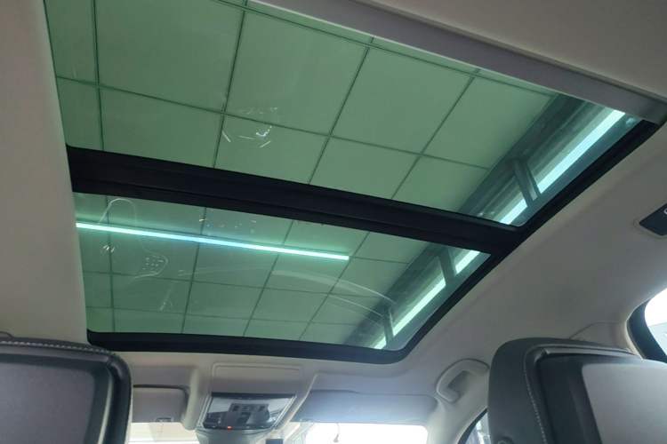 Used Volkswagen Passat 2022 330TSI Luxury Edition Headliner