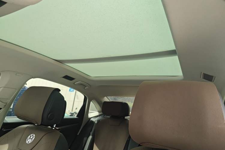 Used Volkswagen Passat 2022 330TSI Starry Luxury Edition Headliner