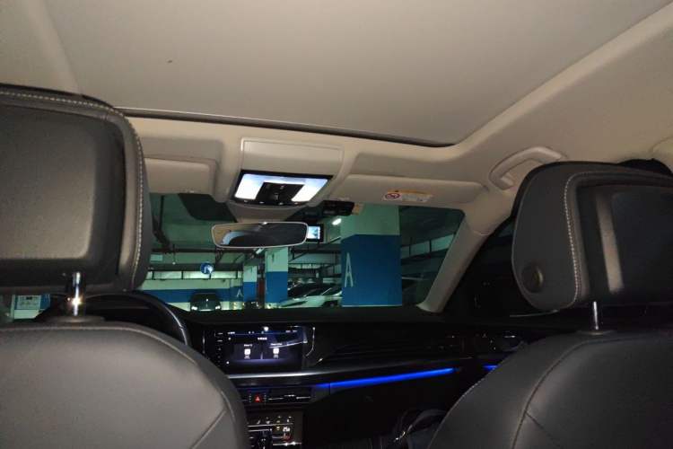 Used Volkswagen Passat 2022 330TSI Luxury Edition Headliner