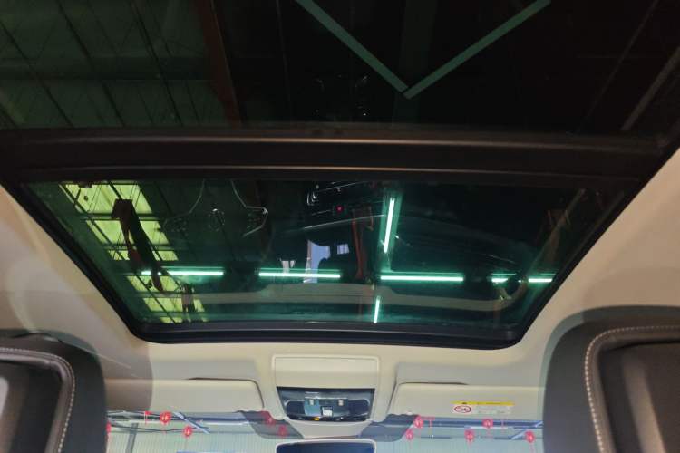 Used Volkswagen Passat 2022 330TSI Starry Luxury Edition – Exclusive Special Edition Headliner