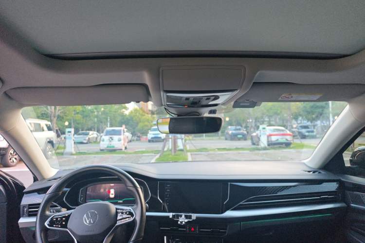Used Volkswagen Passat 2022 330TSI Starry Luxury Edition Headliner
