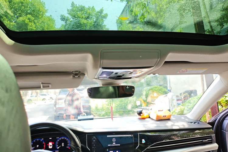 Used Volkswagen Passat 2022 330TSI Starry Luxury Edition Headliner