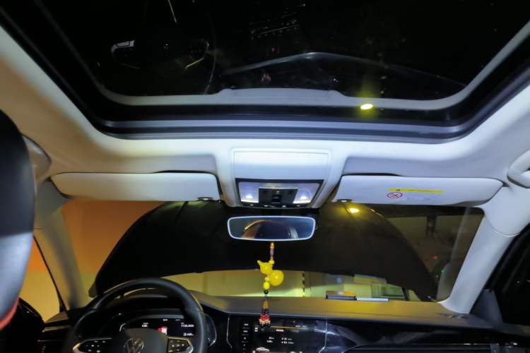 Used Volkswagen Passat 2022 330TSI Starry Elite Edition Headliner